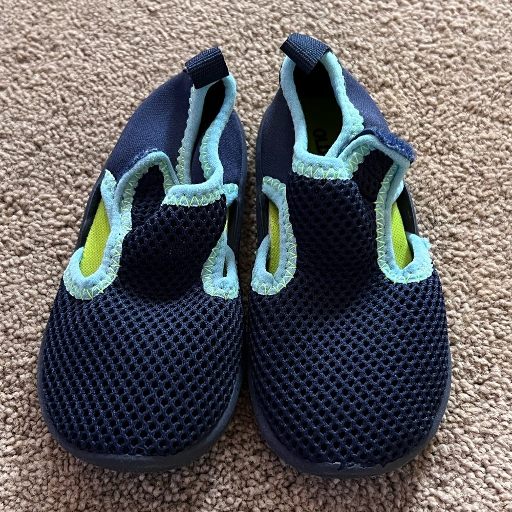 Old Navy Water Shoes Toddler Size 6